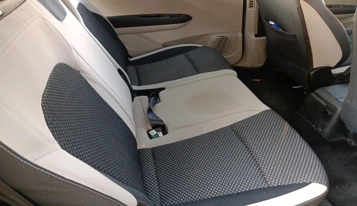 2020 Renault TRIBER RXZ AMT, Petrol, Automatic, 12,169 km, interior