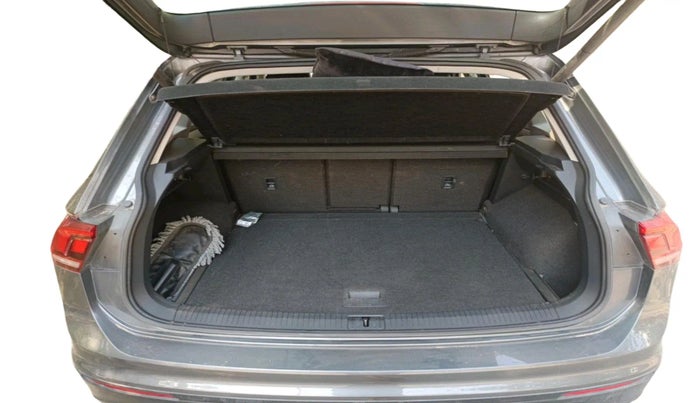 2017 Volkswagen TIGUAN HIGHLINE TDI AT, Diesel, Automatic, 1,34,814 km, exterior