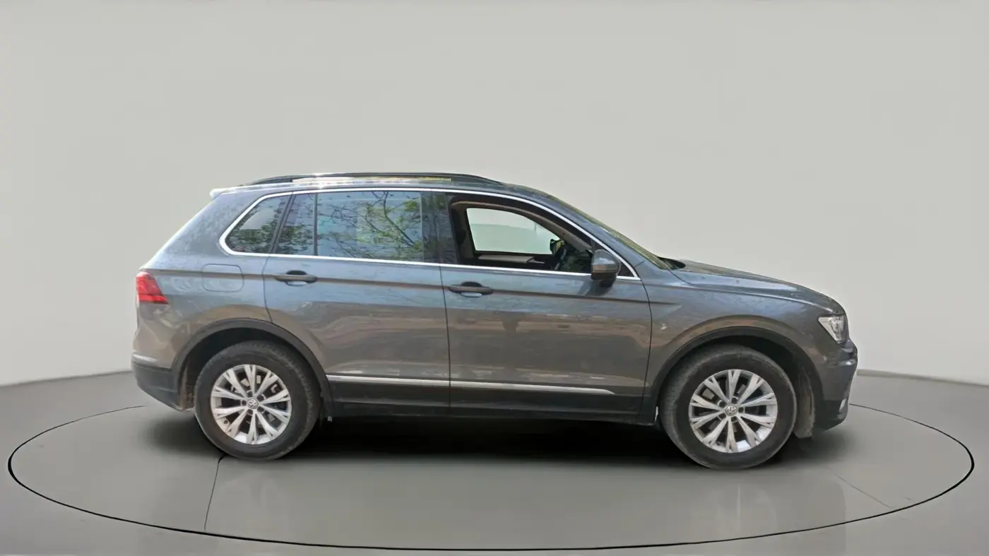 2017 Volkswagen TIGUAN HIGHLINE TDI AT, Diesel, Automatic, 1,34,814 km, exterior
