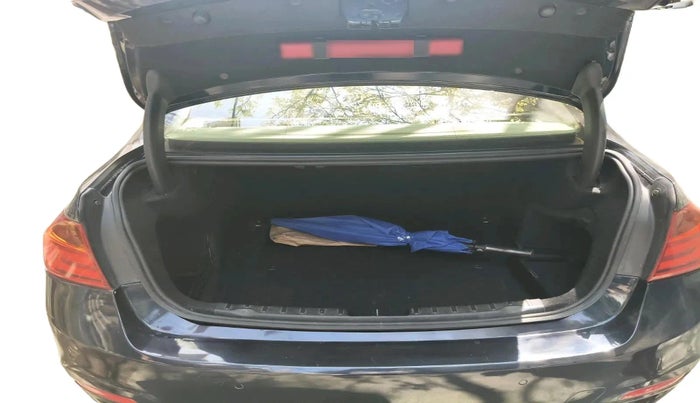 2013 BMW 3 Series 320d, Diesel, Automatic, 1,06,207 km, exterior