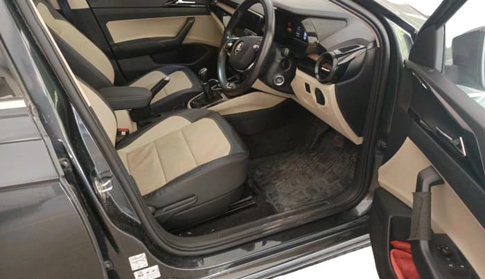 2022 Skoda SLAVIA STYLE 1.5L TSI MT, Petrol, Manual, 28,732 km, interior