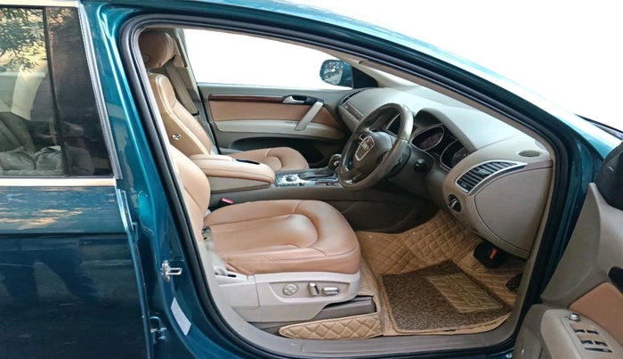 2011 Audi Q7 3.0 TDI QUATTRO, Diesel, Automatic, 1,06,549 km, interior