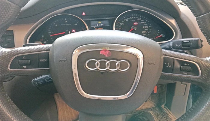 2011 Audi Q7 3.0 TDI QUATTRO, Diesel, Automatic, 1,06,549 km, interior