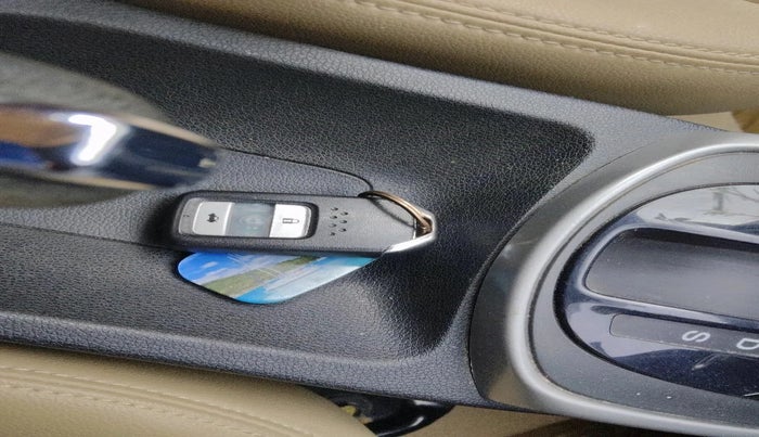 2016 Honda City 1.5L I-VTEC VX CVT, Petrol, Automatic, 33,000 km, interior