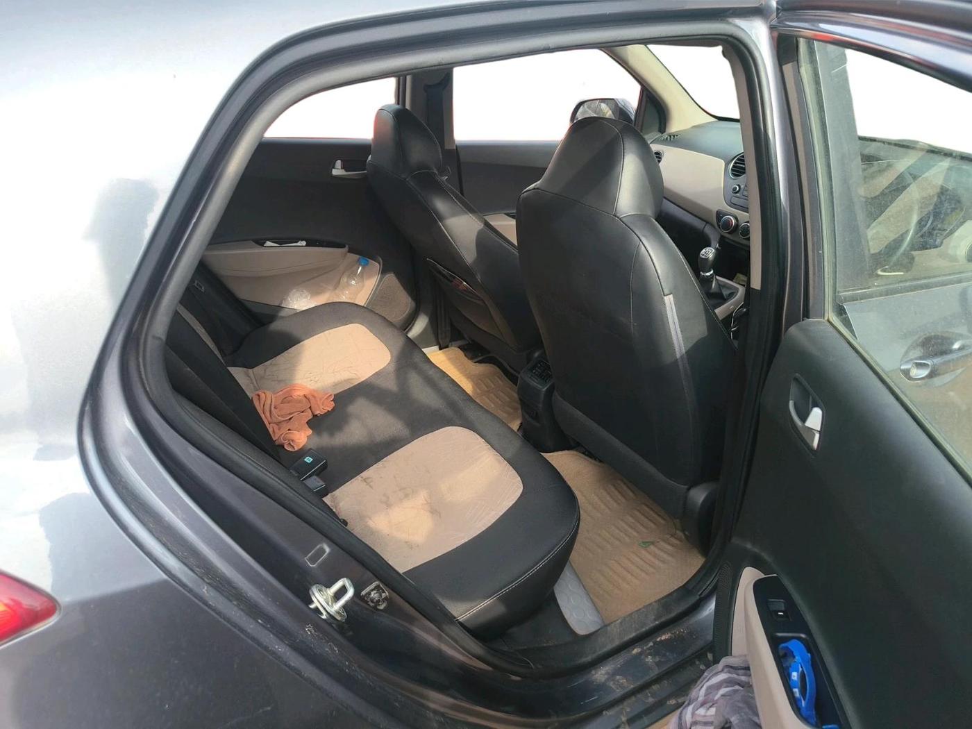 2015 Hyundai Grand i10 SPORTZ 1.2 KAPPA VTVT, Petrol, Manual, 38,288 km, interior