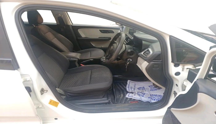 2023 Tata ALTROZ XMA Plus (S) DCT, Petrol, Automatic, 55,734 km, interior