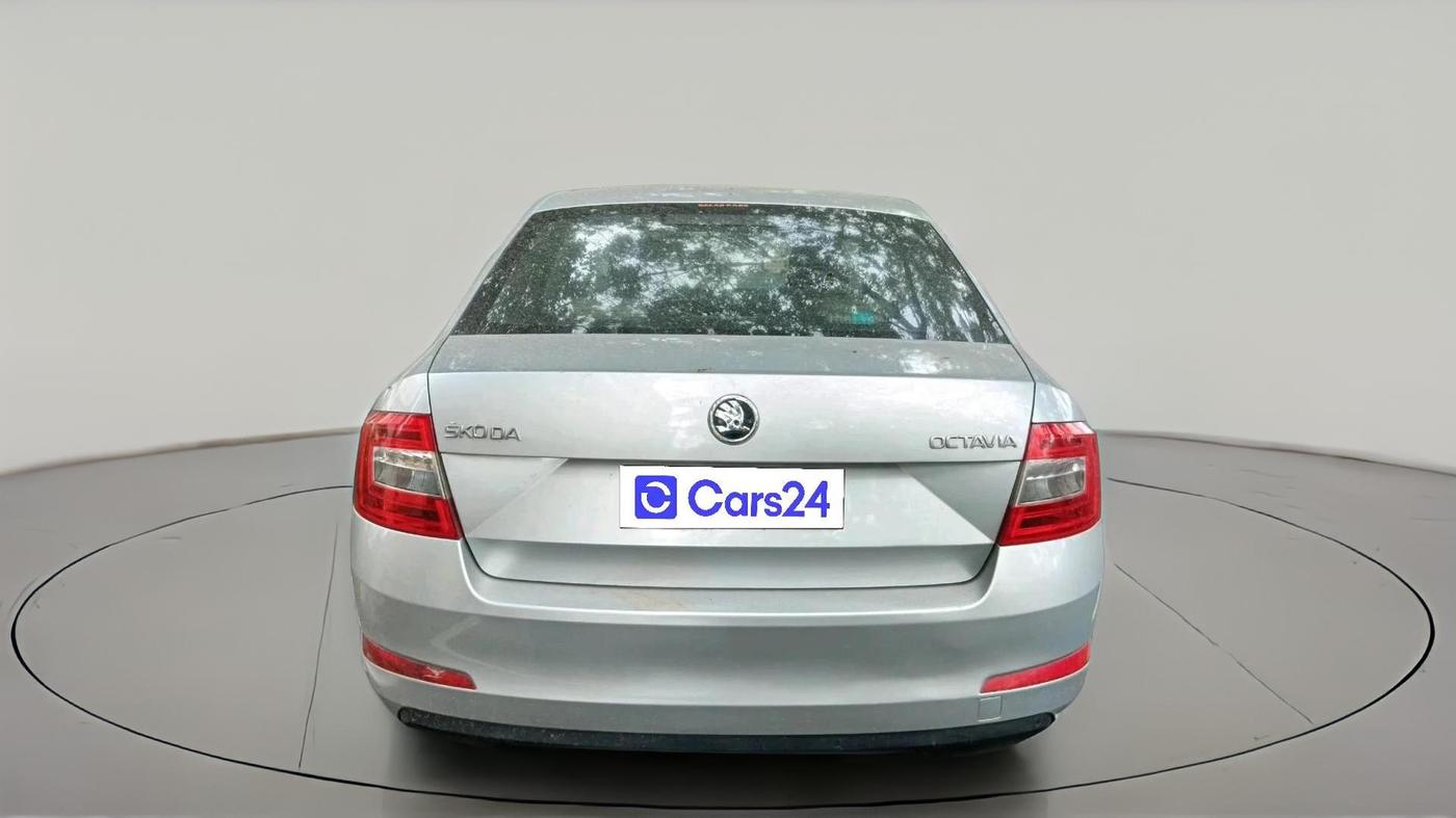 2015 Skoda Octavia AMBITION 2.0 TDI AT, Diesel, Automatic, 1,73,425 km, exterior
