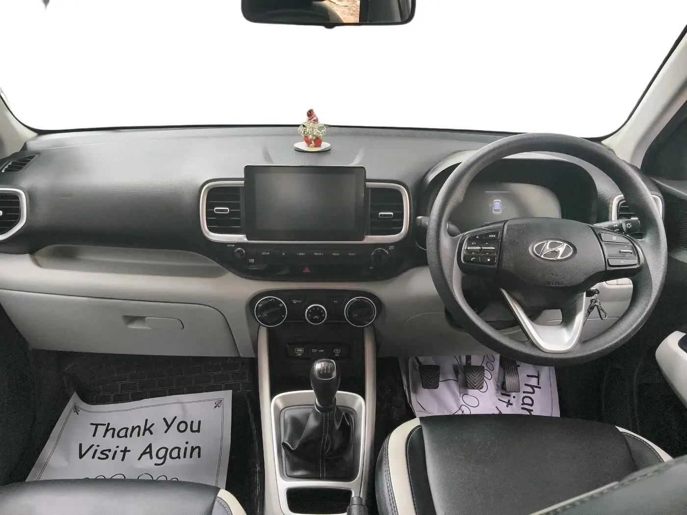 2024 Hyundai VENUE S(O) 1.2, Petrol, Manual, 22,533 km, interior