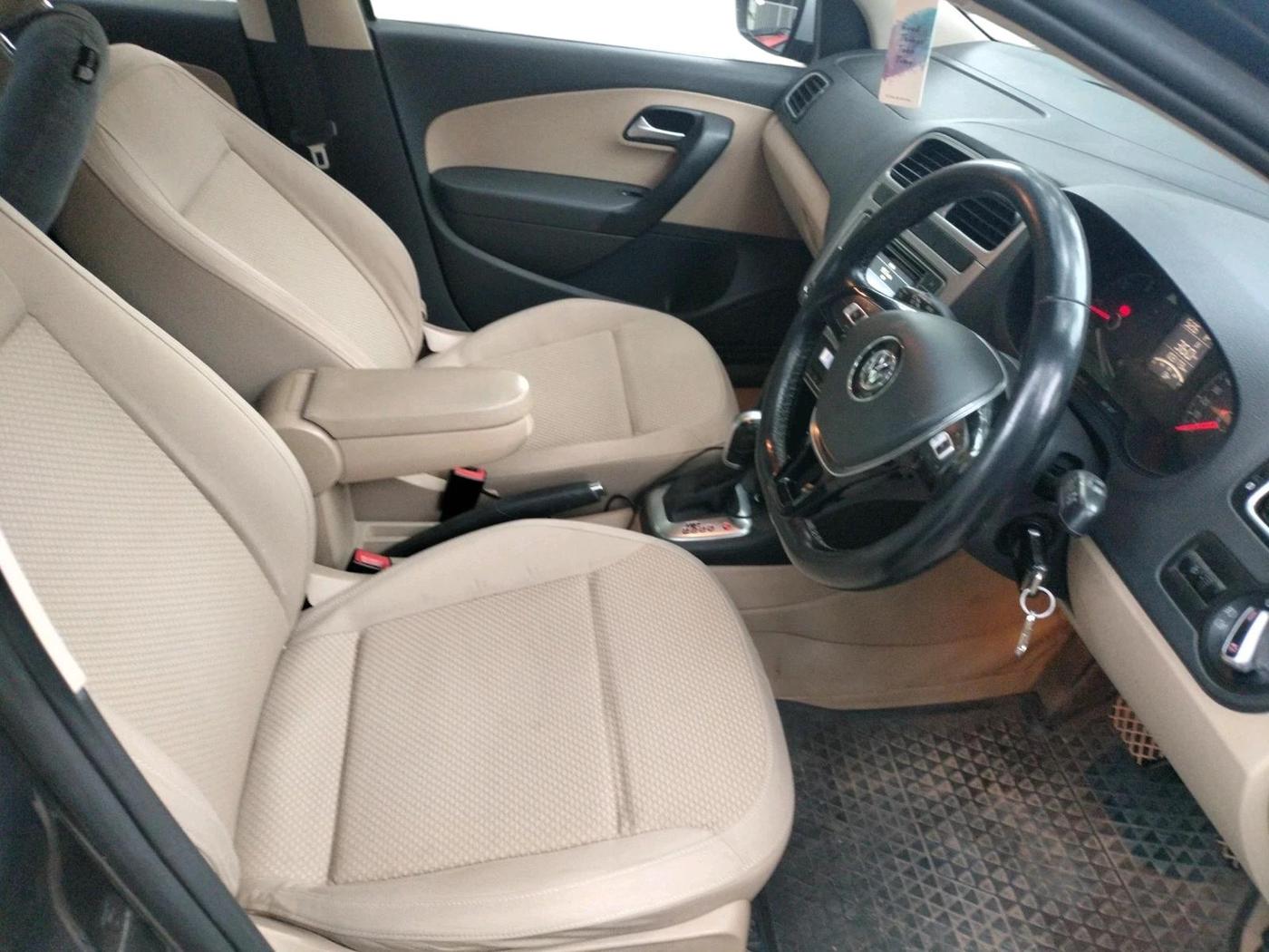 2017 Volkswagen Ameo HIGHLINE DSG 1.5 DIESEL , Diesel, Automatic, 1,03,173 km, interior