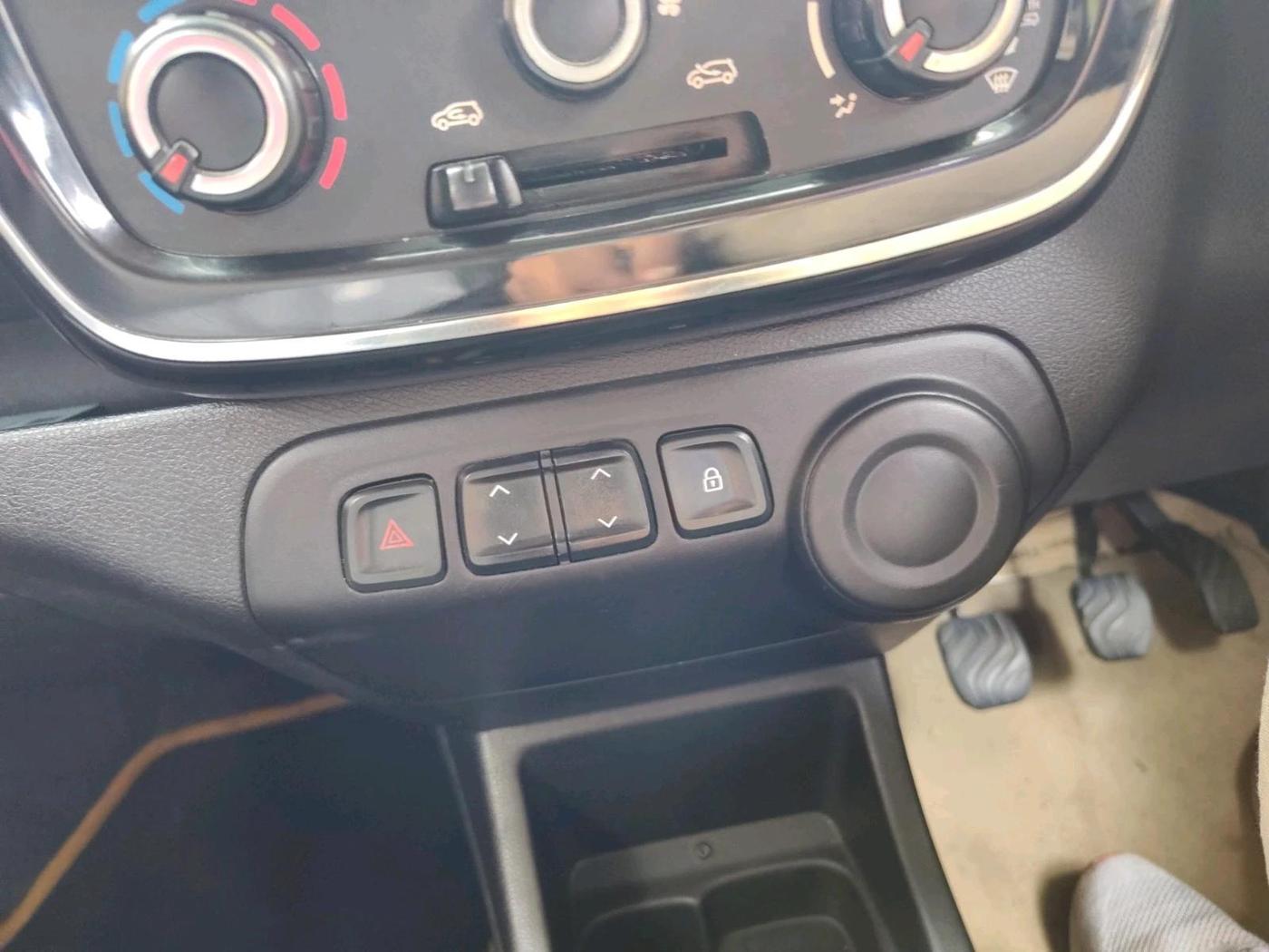 2017 Renault Kwid RXT 0.8, Petrol, Manual, 85,512 km, interior