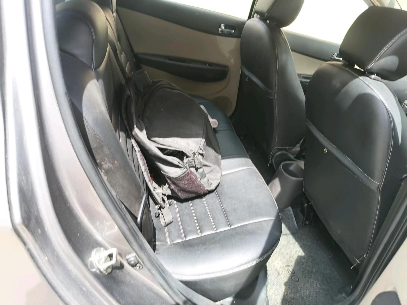 2013 Hyundai i20 MAGNA (O) 1.2, Petrol, Manual, 1,04,311 km, interior