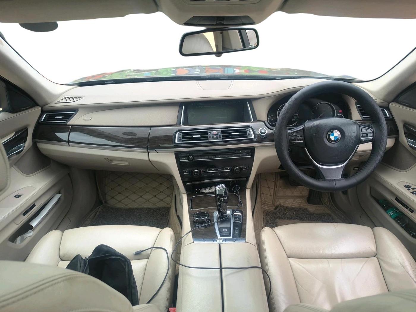 2014 BMW 7 Series 730L D, Diesel, Automatic, 1,53,472 km, interior