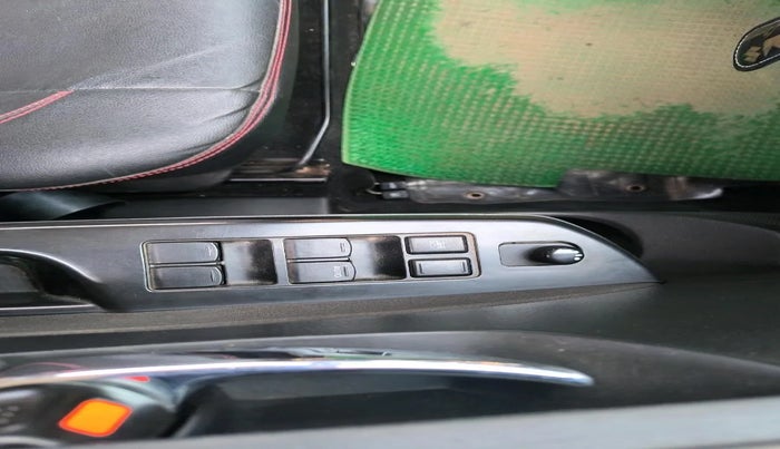 2013 Maruti Swift VXI, Petrol, Manual, 47,013 km, interior