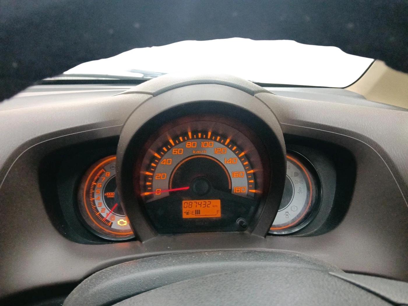 2013 Honda Brio E MT, Petrol, Manual, 87,432 km, interior
