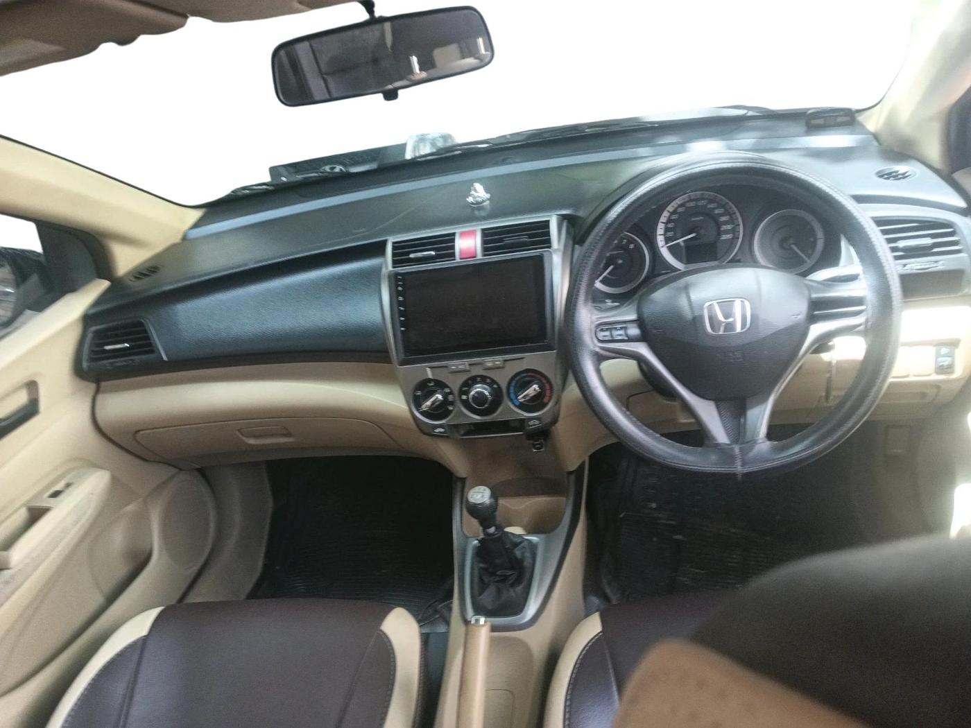 2013 Honda City 1.5L I-VTEC S MT, Petrol, Manual, 1,80,047 km, interior
