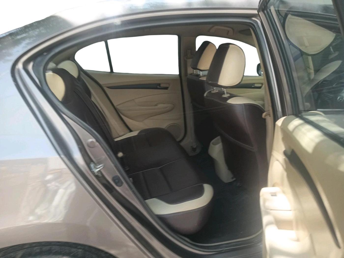 2013 Honda City 1.5L I-VTEC S MT, Petrol, Manual, 1,80,047 km, interior