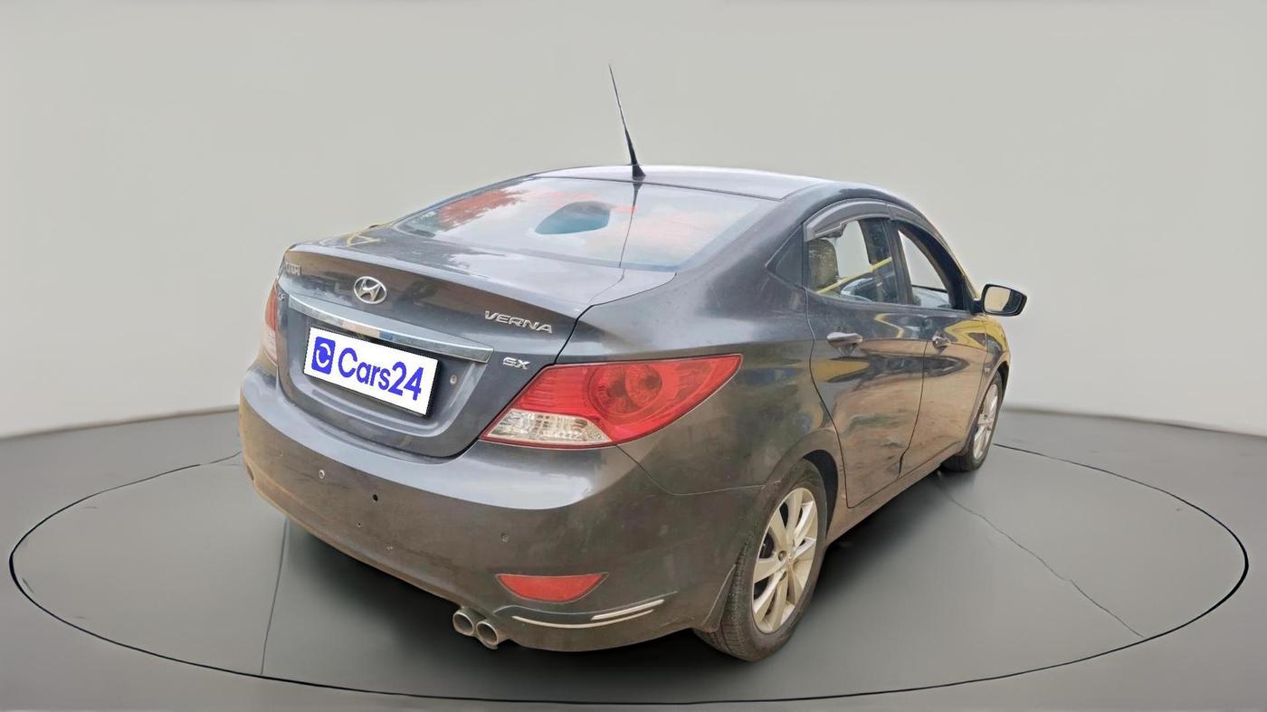 2011 Hyundai Verna FLUIDIC 1.6 VTVT SX, Petrol, Manual, 98,063 km, exterior