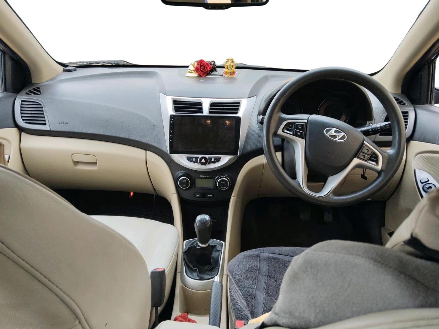 2011 Hyundai Verna FLUIDIC 1.6 VTVT SX, Petrol, Manual, 98,063 km, interior