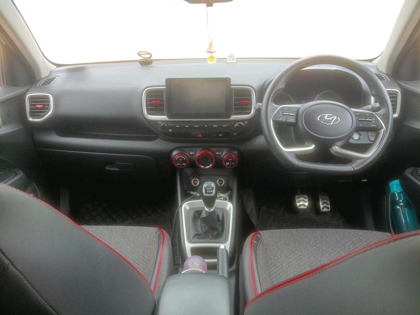 2020 Hyundai VENUE SX 1.0 (O) TURBO IMT DUAL TONE, Petrol, Manual, 26,236 km, interior