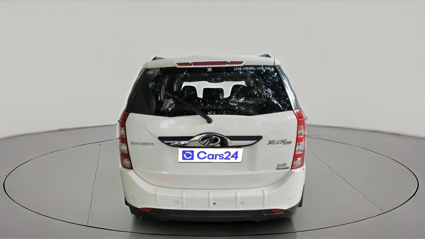 2017 Mahindra XUV500 W8 AT, Diesel, Automatic, 1,28,316 km, exterior