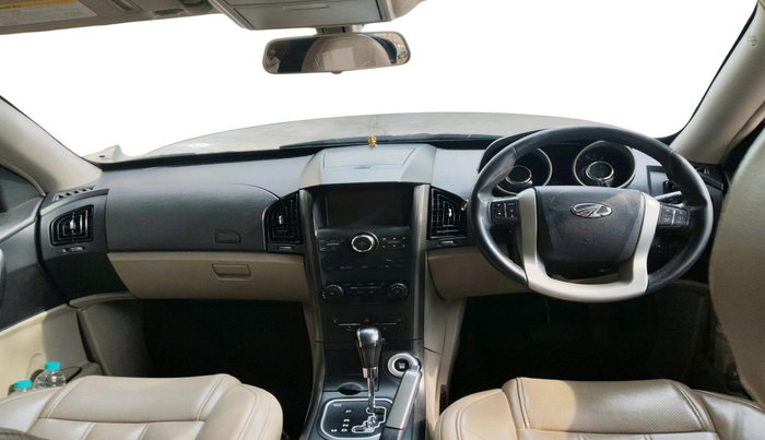 2017 Mahindra XUV500 W8 AT, Diesel, Automatic, 1,28,316 km, interior