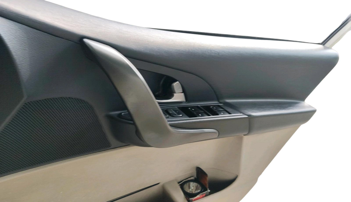 2017 Mahindra XUV500 W8 AT, Diesel, Automatic, 1,28,316 km, interior