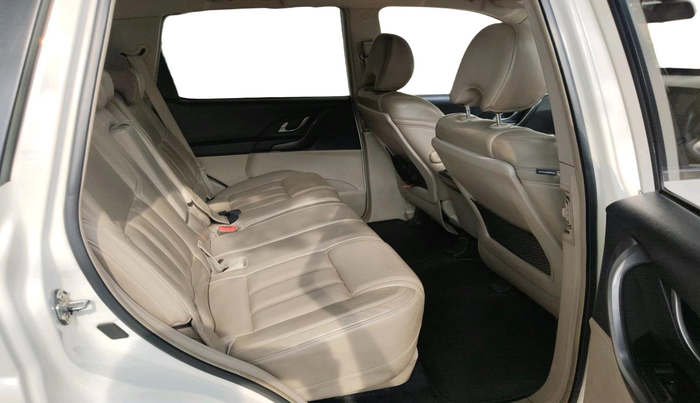 2017 Mahindra XUV500 W8 AT, Diesel, Automatic, 1,28,316 km, interior