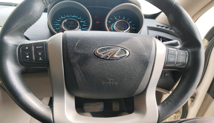 2017 Mahindra XUV500 W8 AT, Diesel, Automatic, 1,28,316 km, interior