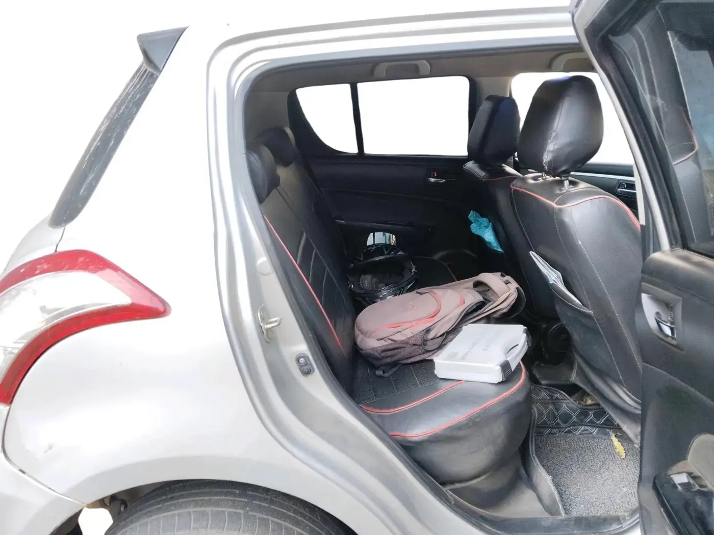 2012 Maruti Swift ZXI, CNG, Manual, 1,24,920 km, interior