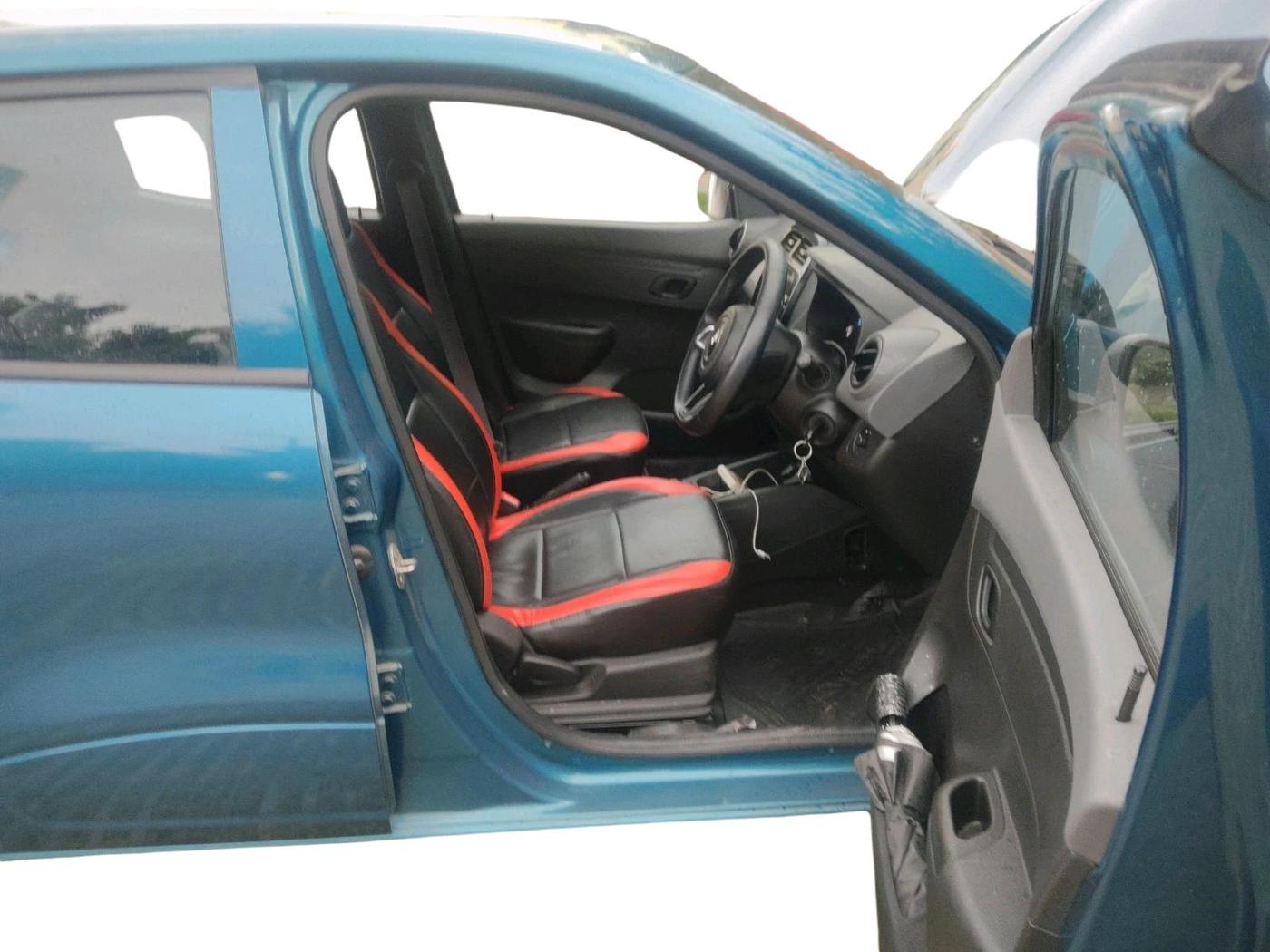 2021 Renault Kwid RXT 1.0 AMT (O), Petrol, Automatic, 35,258 km, interior