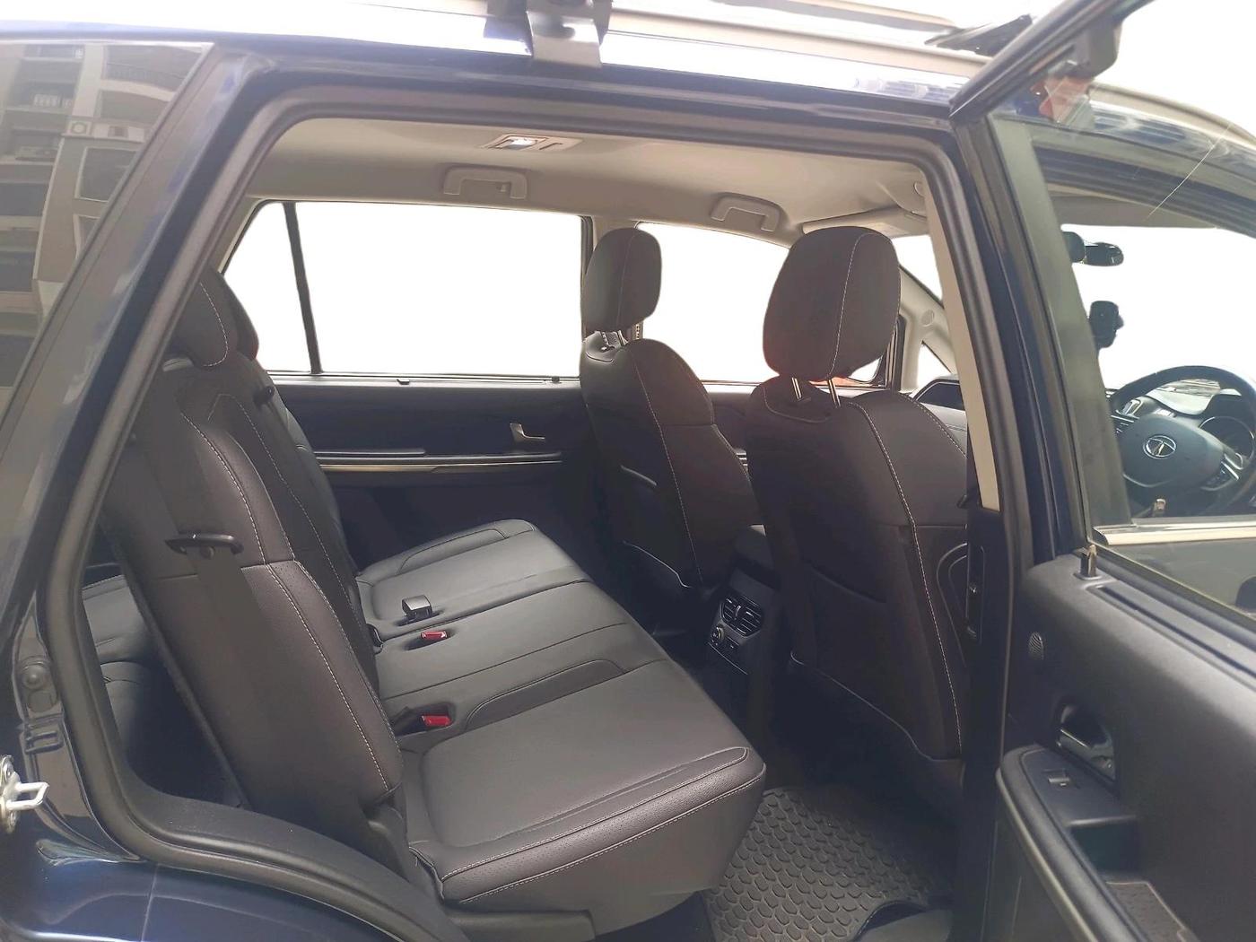 2017 Tata Hexa XT 4X2 7 STR, Diesel, Manual, 39,838 km, interior