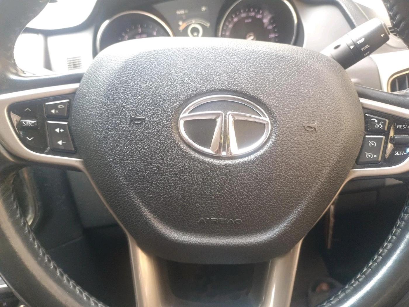 2017 Tata Hexa XT 4X2 7 STR, Diesel, Manual, 39,838 km, interior