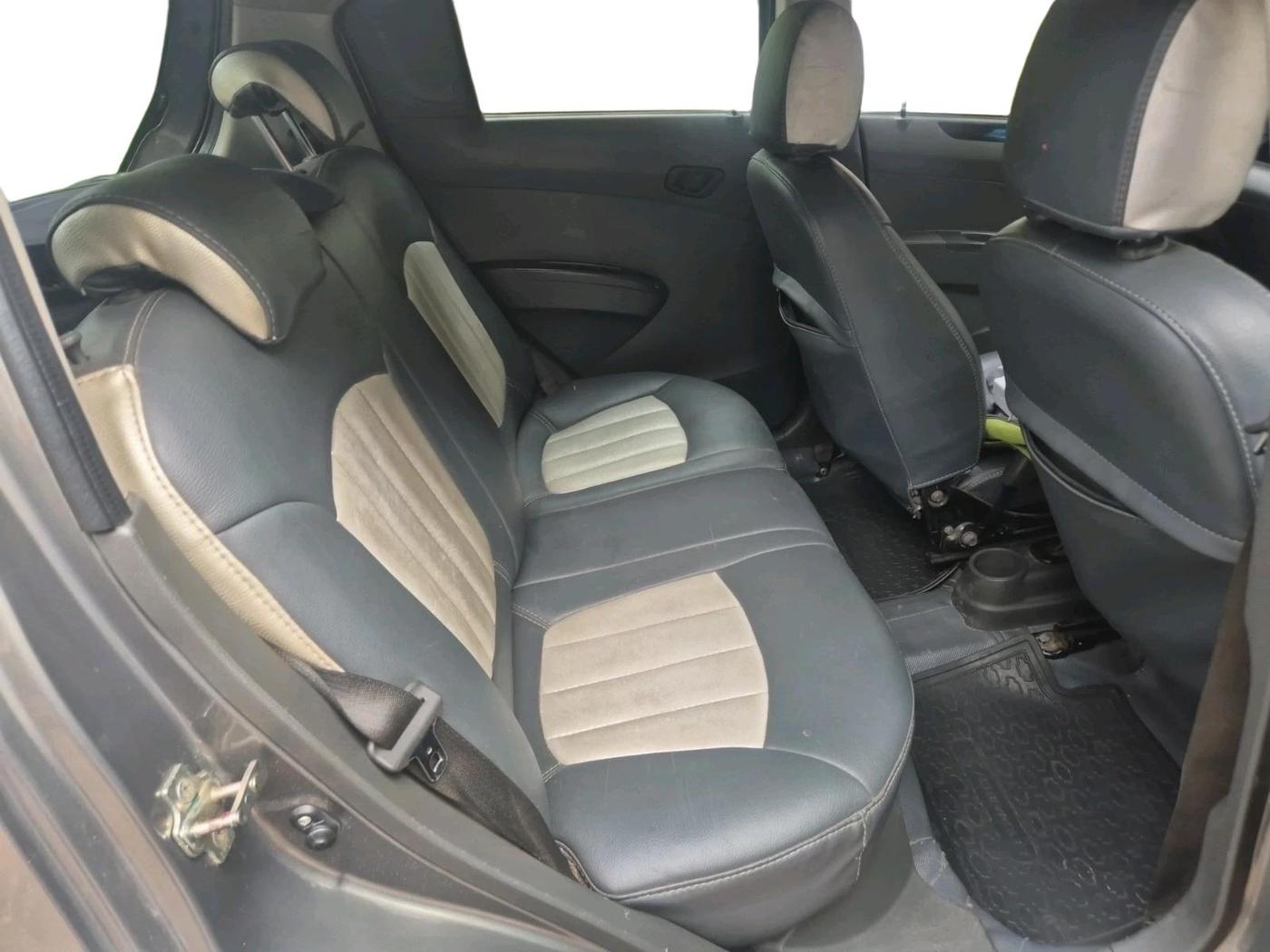 2011 Chevrolet Beat LT DIESEL, Diesel, Manual, 1,33,348 km, interior