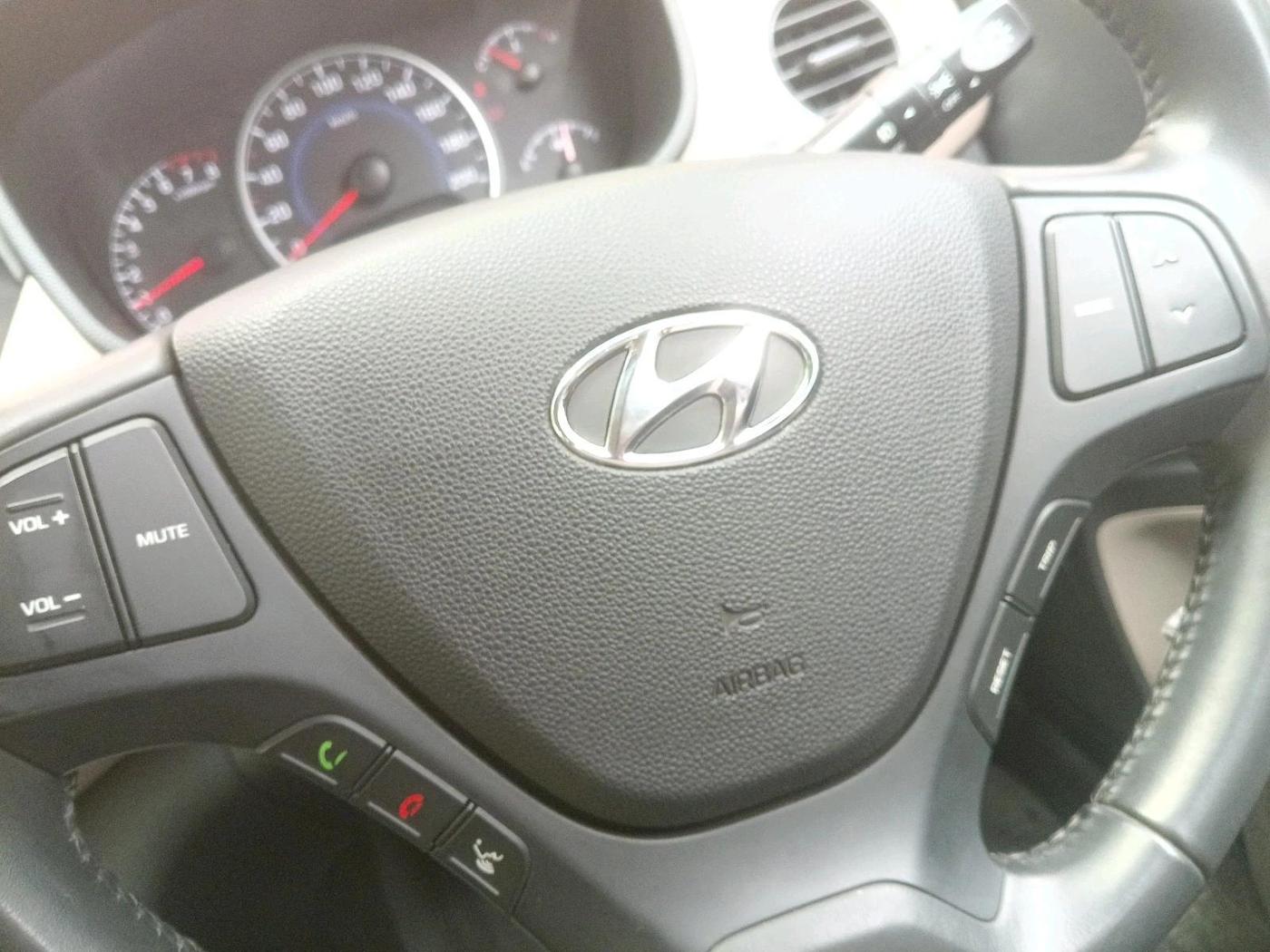 2017 Hyundai Grand i10 ASTA 1.2 KAPPA VTVT, Petrol, Manual, 12,542 km, interior