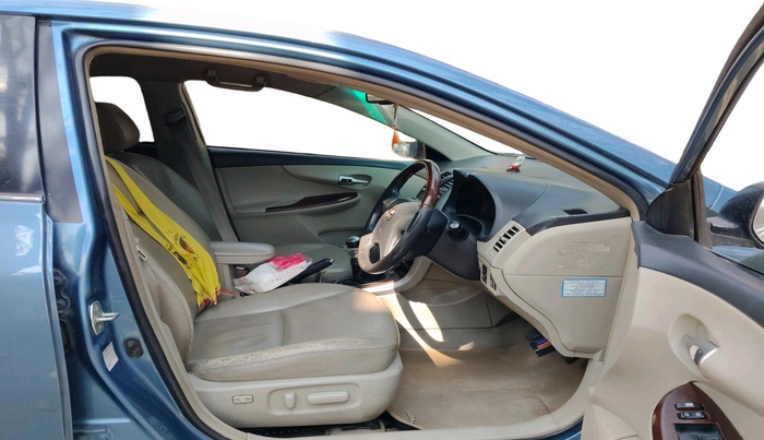 2012 Toyota Corolla Altis GL PETROL, Petrol, Manual, 1,18,758 km, interior