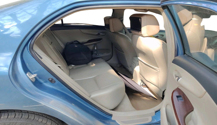 2012 Toyota Corolla Altis GL PETROL, Petrol, Manual, 1,18,758 km, interior