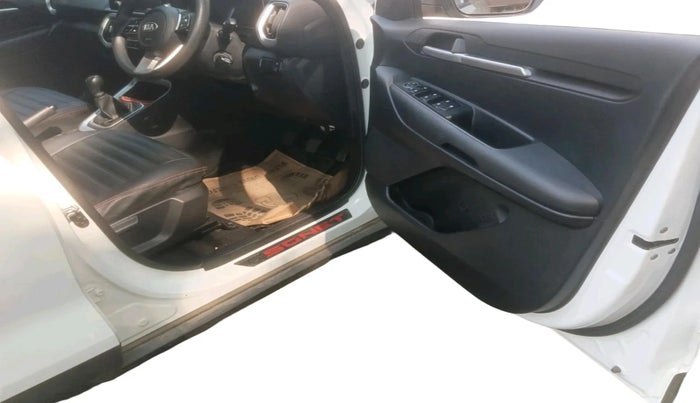 2021 KIA SONET HTK PLUS 1.2, Petrol, Manual, 12,384 km, interior