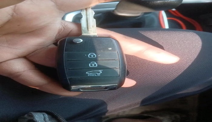 2021 KIA SONET HTK PLUS 1.2, Petrol, Manual, 12,384 km, interior