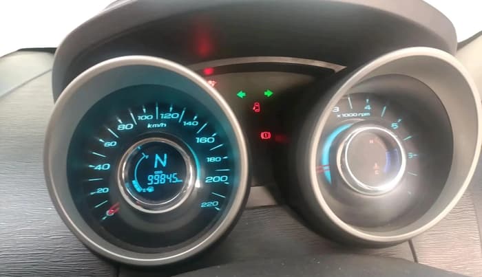 2015 Mahindra XUV500 W6, Diesel, Manual, 99,845 km, interior