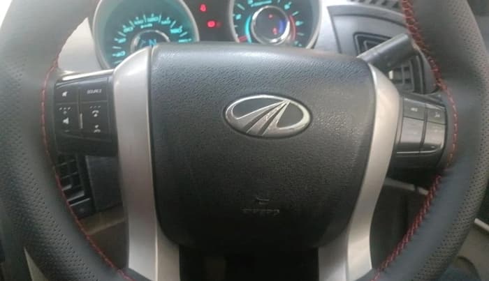 2015 Mahindra XUV500 W6, Diesel, Manual, 99,845 km, interior