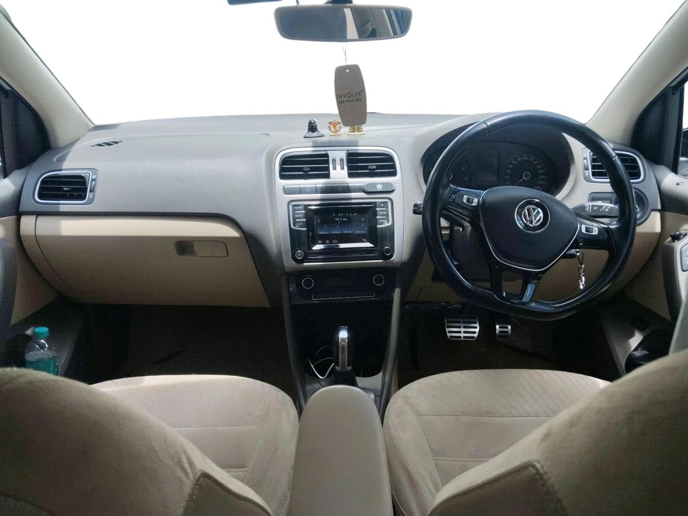 2017 Volkswagen Vento HIGHLINE PETROL AT, Petrol, Automatic, 77,100 km, interior