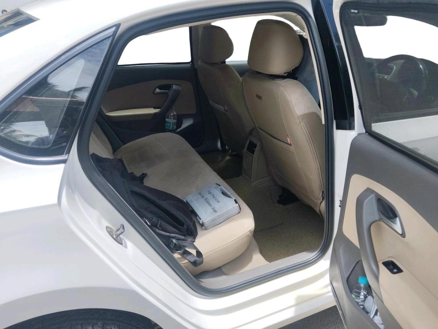 2017 Volkswagen Vento HIGHLINE PETROL AT, Petrol, Automatic, 77,100 km, interior