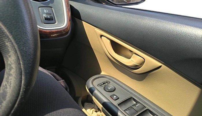 2014 Honda Mobilio 1.5L I-VTEC V, Petrol, Manual, 1,10,089 km, interior