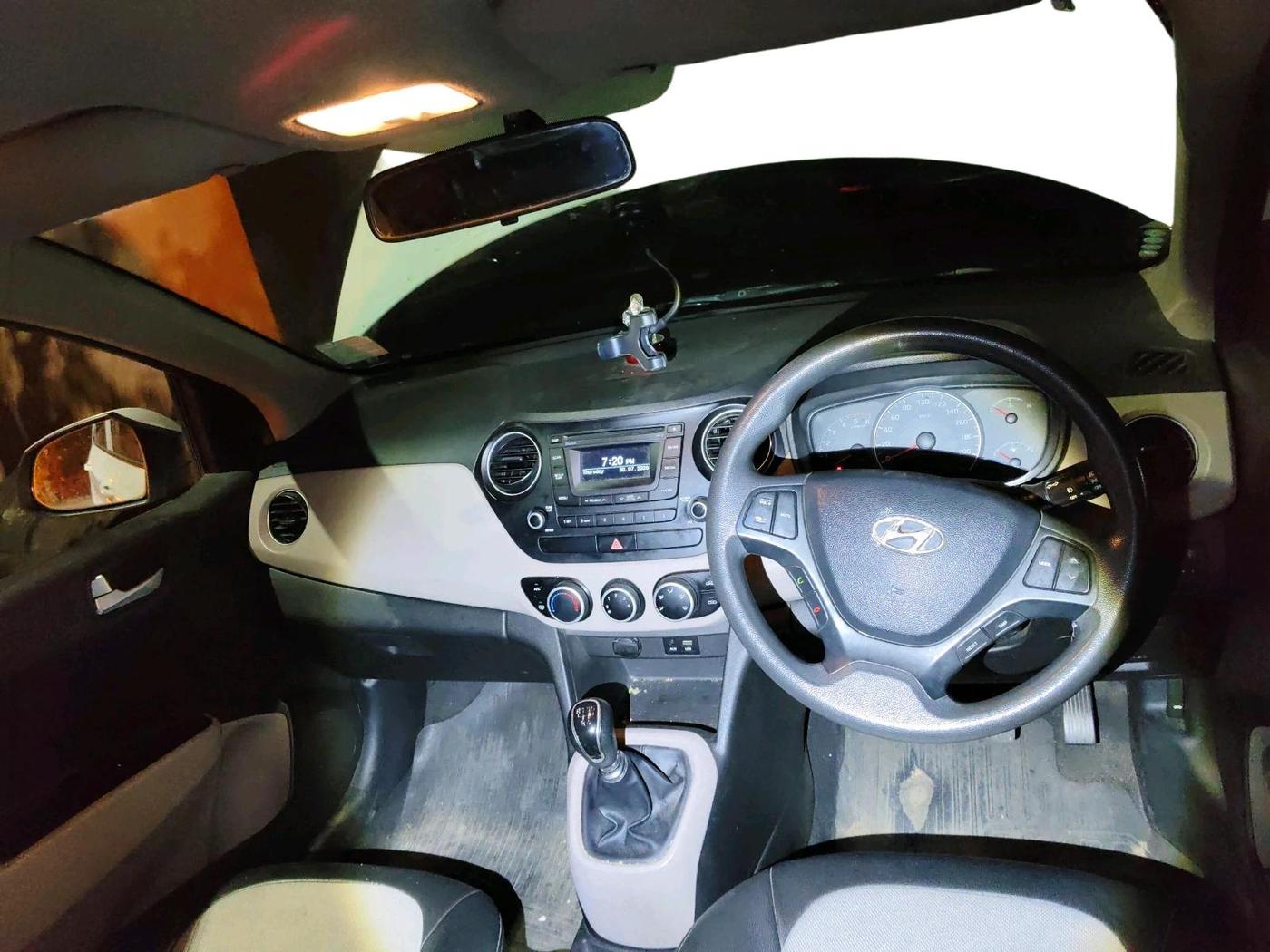 2016 Hyundai Grand i10 SPORTZ 1.1 CRDI, Diesel, Manual, 84,747 km, interior
