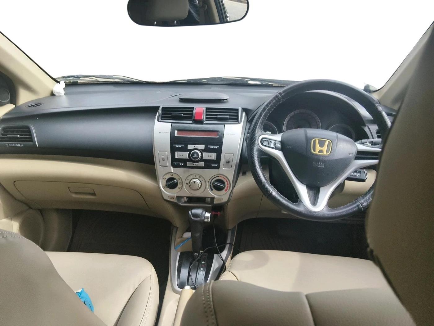 2011 Honda City 1.5L I-VTEC V AT, CNG, Automatic, 1,60,853 km, interior