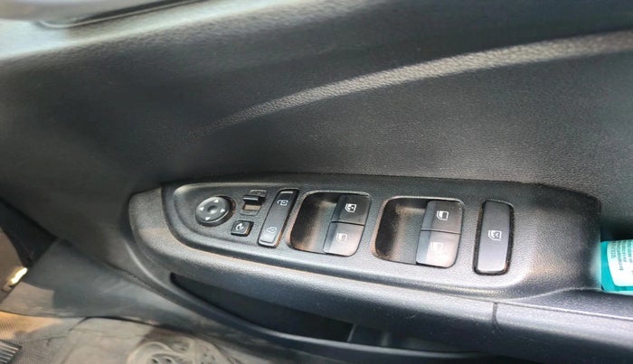 2019 Hyundai VENUE SX 1.4 CRDI, Diesel, Manual, 63,575 km, interior