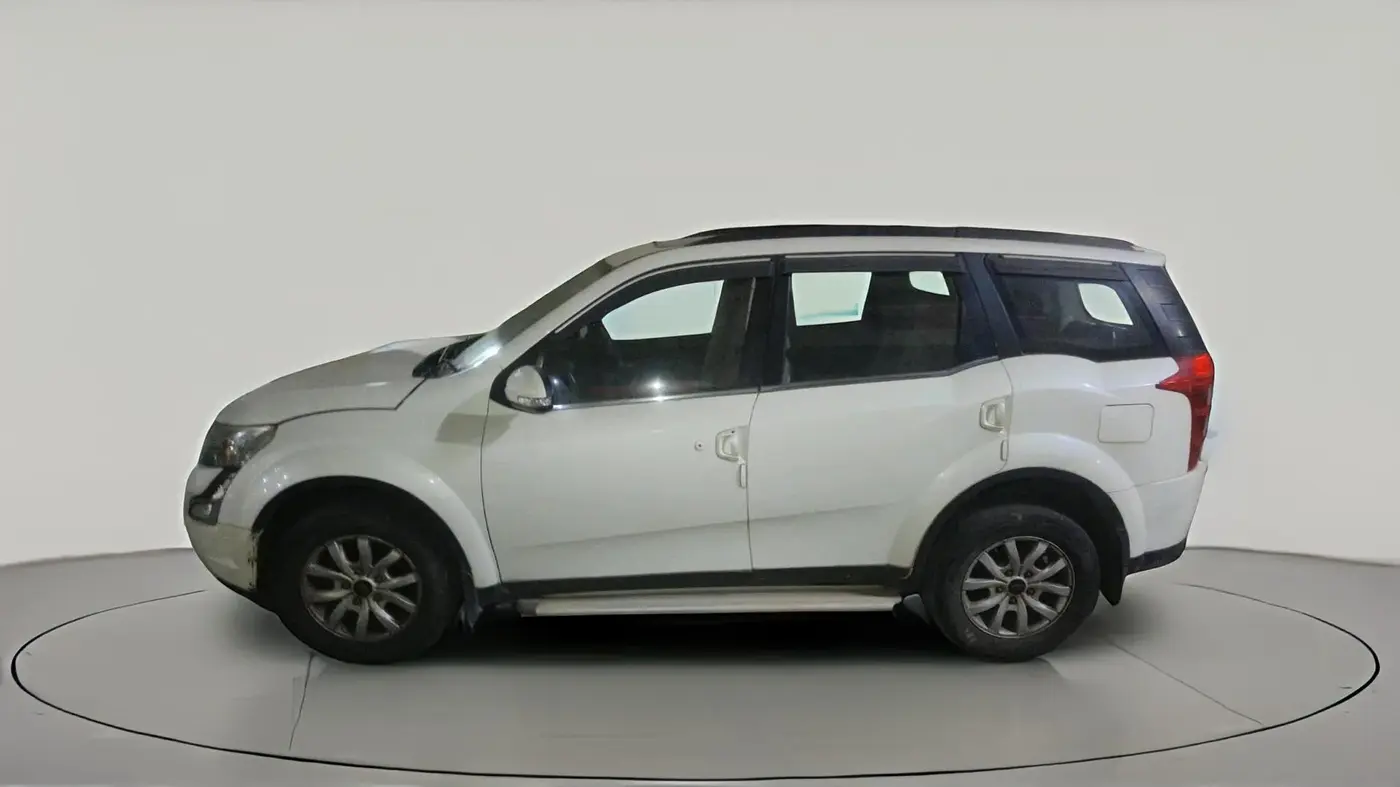 2015 Mahindra XUV500 W10, Diesel, Manual, 99,927 km, exterior