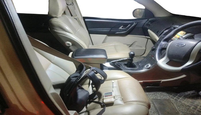 2015 Mahindra XUV500 W10, Diesel, Manual, 99,927 km, interior