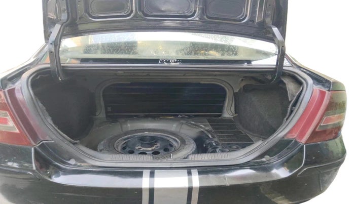 2008 Ford Fiesta SXI 1.4 DIESEL, Diesel, Manual, 2,07,838 km, exterior