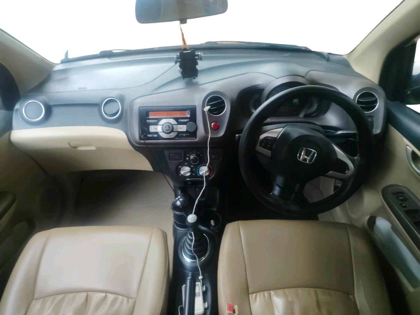 2012 Honda Brio V MT, Petrol, Manual, 1,26,419 km, interior